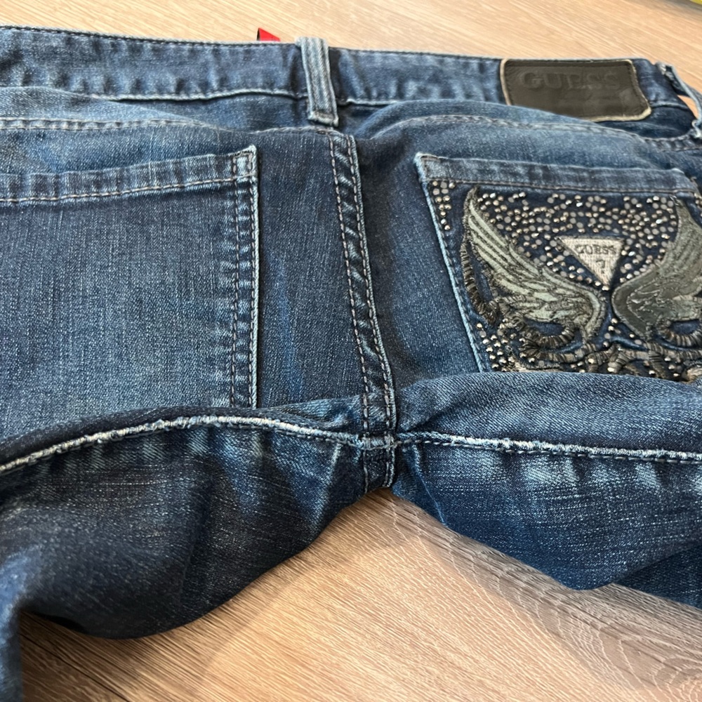 Guess Jeans - Picture 13 of 16